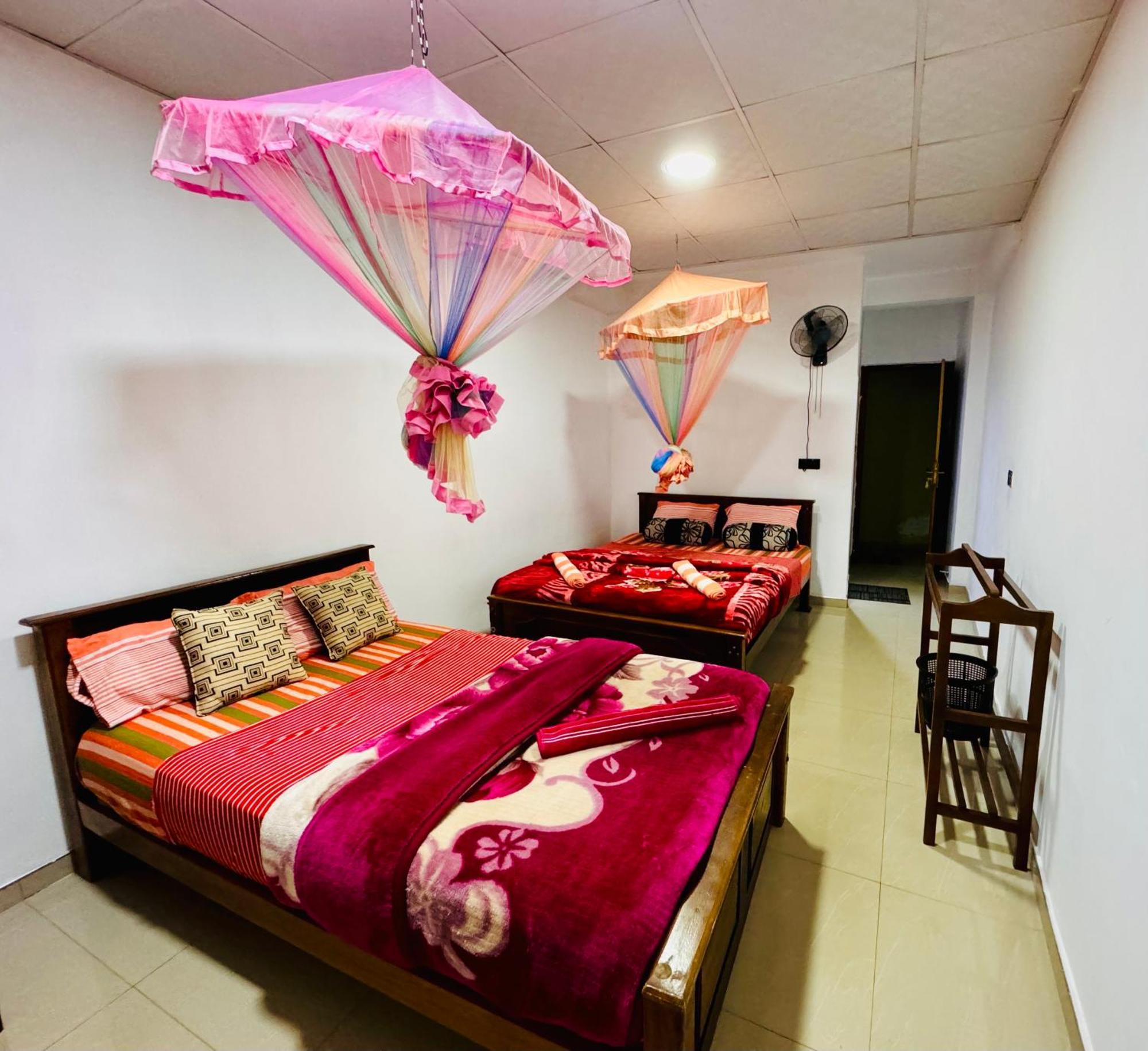 Adams Peak Grand Hotel Nallathanniya Exterior foto
